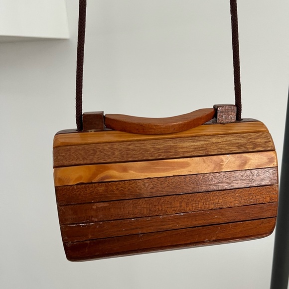 Wooden Striped Handbag - Picture 6 of 7
